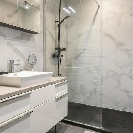 Superb Flat In A Mansion In La Madeleine - Welkeys *