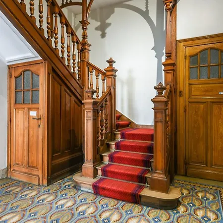 Superb Flat In A Mansion In La Madeleine - Welkeys *
